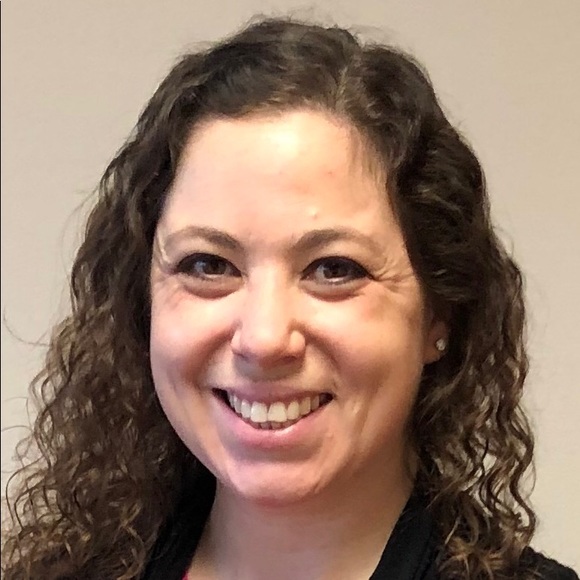 Meet your Posher, Julie - Picture 2 of 4